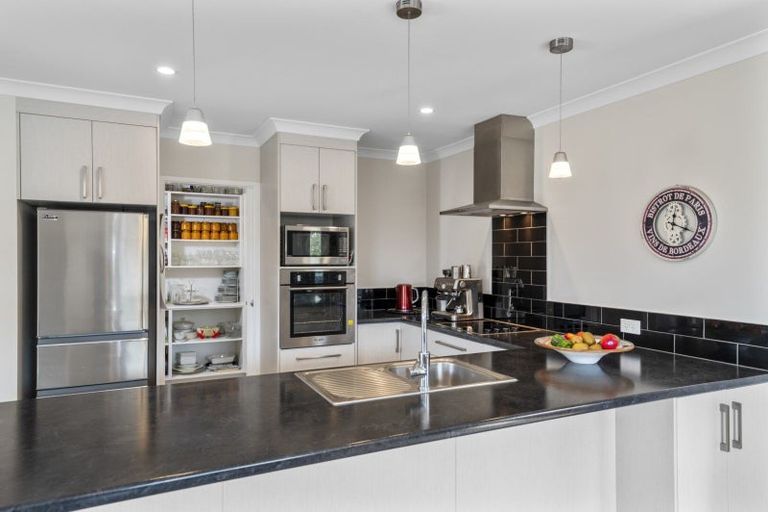 Photo of property in 15 Shoreview Close, Omokoroa, 3114