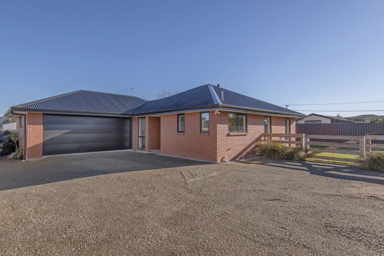 Photo of property in 24 King Street, Coalgate, 7673