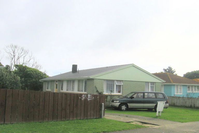 Photo of property in 6 Sasanof View, Ascot Park, Porirua, 5024