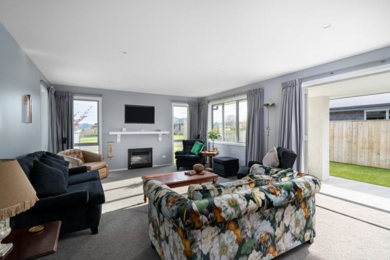 Photo of property in 6 Huka Heights Drive, Rangatira Park, Taupo, 3330