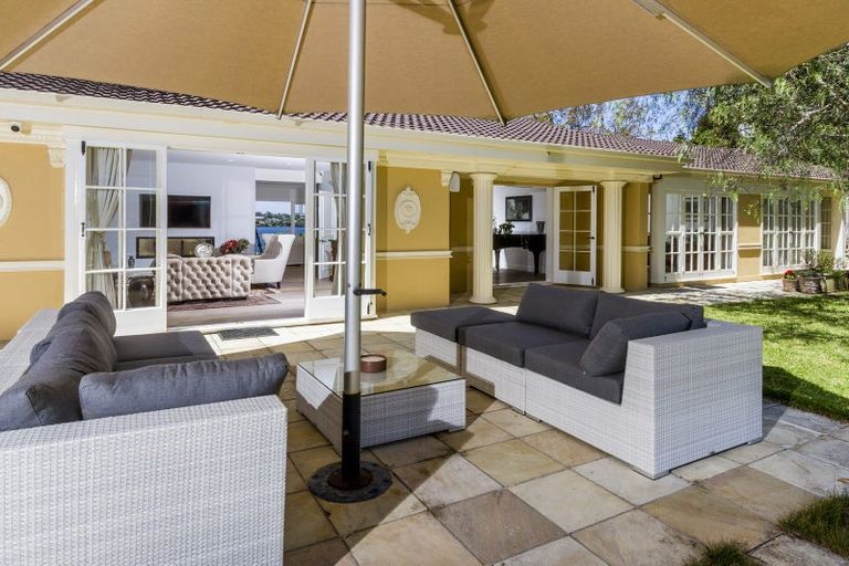 Photo of property in 40 Shakespeare Road, Milford, Auckland, 0620