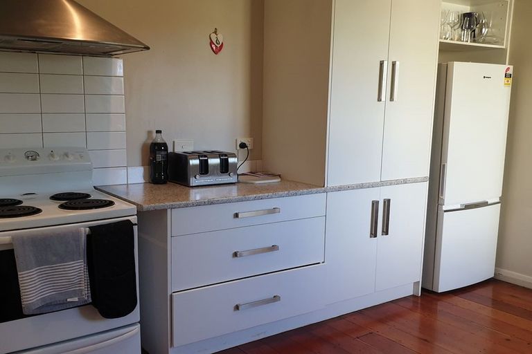 Photo of property in 9 Terrace Road, Titahi Bay, Porirua, 5022