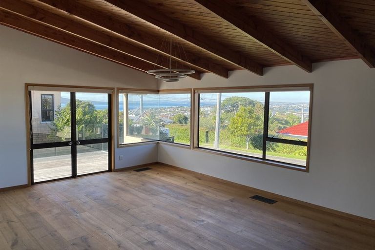 Photo of property in 1/1 Richards Avenue, Forrest Hill, Auckland, 0620