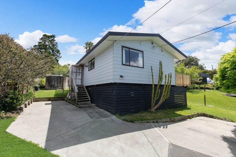 Photo of property in 6 Beverley Road, Stanmore Bay, Whangaparaoa, 0932