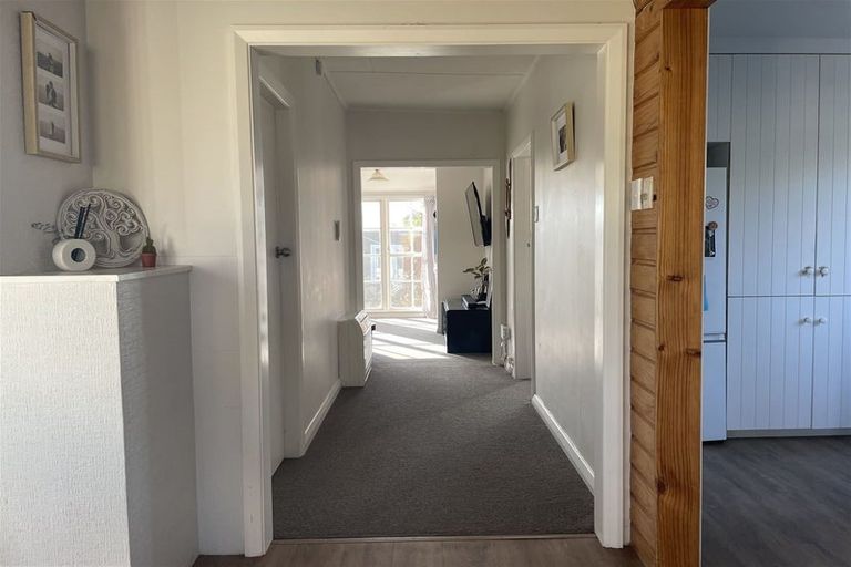 Photo of property in 4 Gavin Road, Raumati Beach, Paraparaumu, 5032