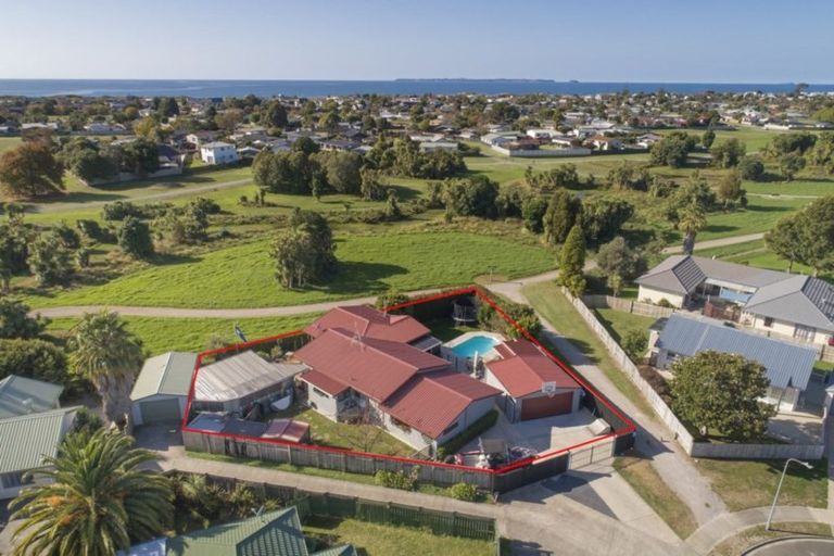 Photo of property in 38 Longstead Avenue, Papamoa Beach, Papamoa, 3118