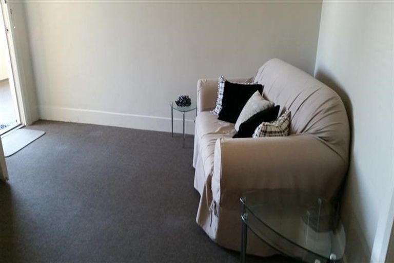 Photo of property in Devonport Apartments, 45/127 Saint Aubyn Street, New Plymouth, 4310