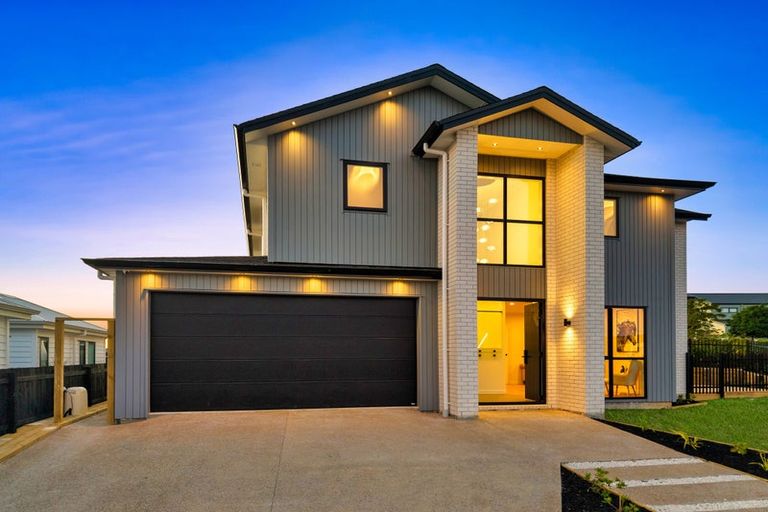 Photo of property in 2 Laurel Drive, Rosehill, 2113