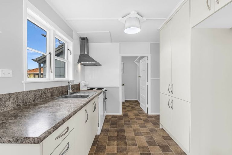 Photo of property in 17 Ngarimu Street, Roslyn, Palmerston North, 4414