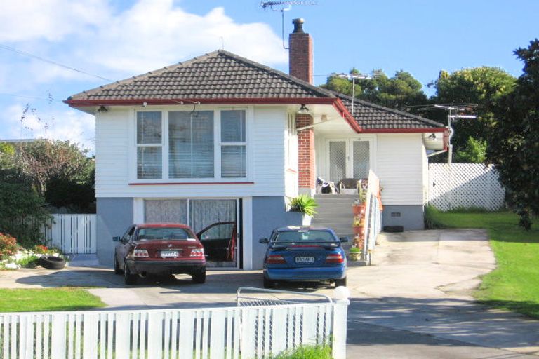 Photo of property in 17 Beaumonts Way, Manurewa, Auckland, 2102