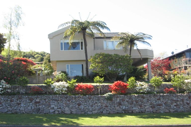 Photo of property in 42 Wakeman Road, Acacia Bay, Taupo, 3330