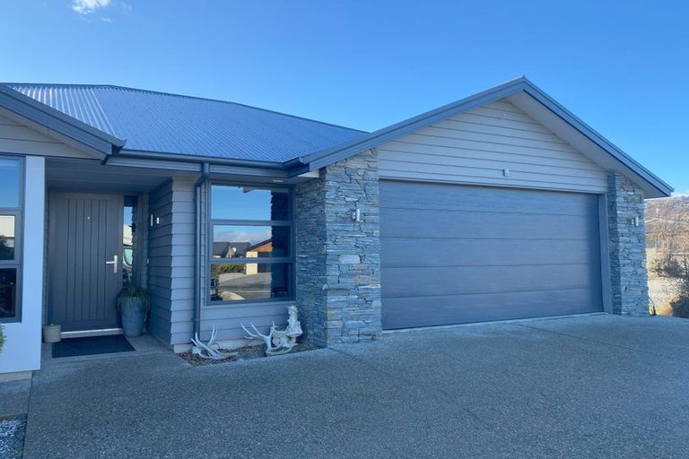 Photo of property in 11 Ethereal Crescent, Mount Pisa, Cromwell, 9383