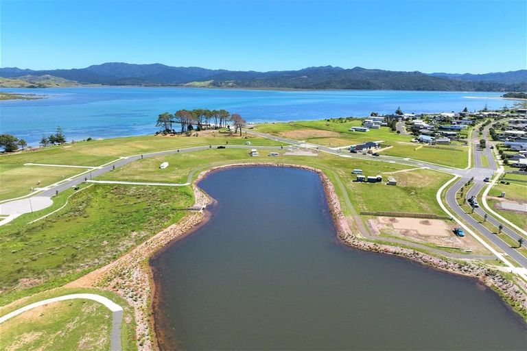 Photo of property in 7 Taniwha Place, Matarangi, 3592