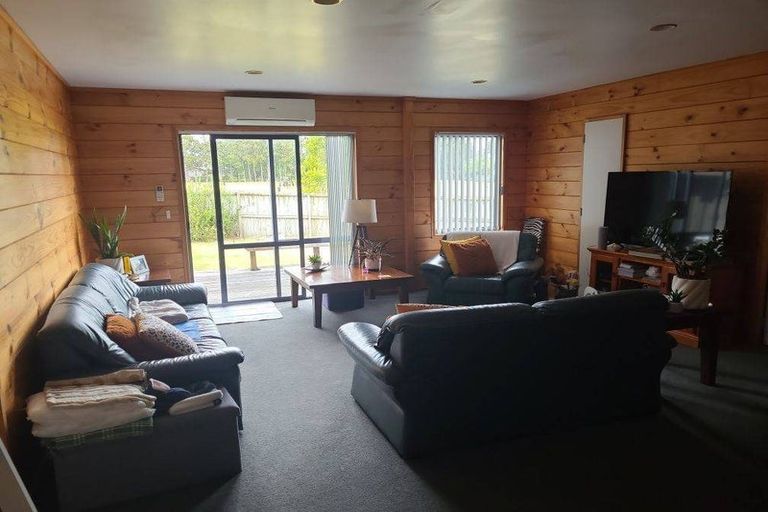 Photo of property in 21 Pono Place, Waiuku, 2123