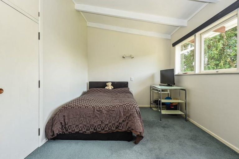 Photo of property in 217 Golf Road, Titirangi, Auckland, 0604