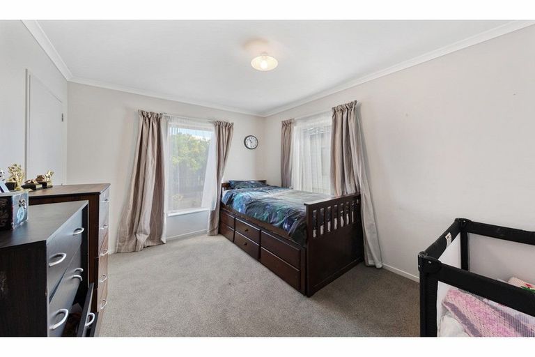 Photo of property in 22 Taiaapure Street, Weymouth, Auckland, 2103
