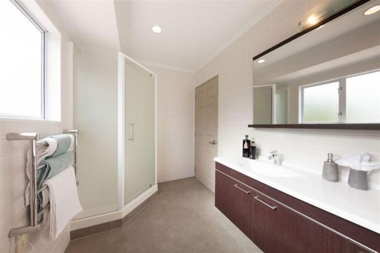 Photo of property in 18 Seacrest Drive, West Harbour, Auckland, 0618