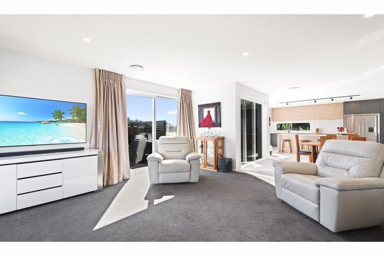 Photo of property in 1 Tara Crescent, Woodend, 7610