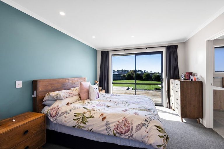 Photo of property in 2 Biron Place, Stratford, 4332