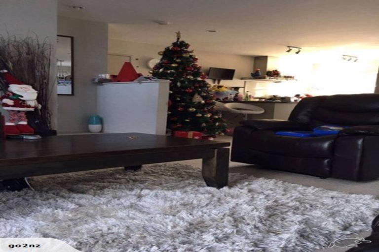 Photo of property in 80a Lynn Road, Bayview, Auckland, 0629