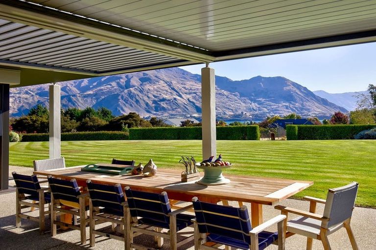 Photo of property in 251 Beacon Point Road, Wanaka, 9305