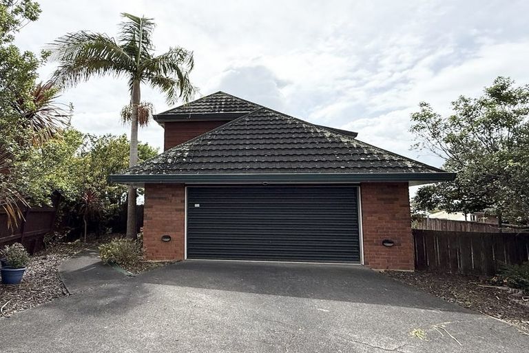 Photo of property in 1/50 Simmental Crescent, Somerville, Auckland, 2014