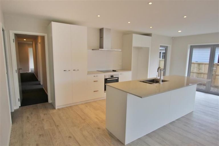 Photo of property in 6 Te Roera Place, Riverhead, 0820