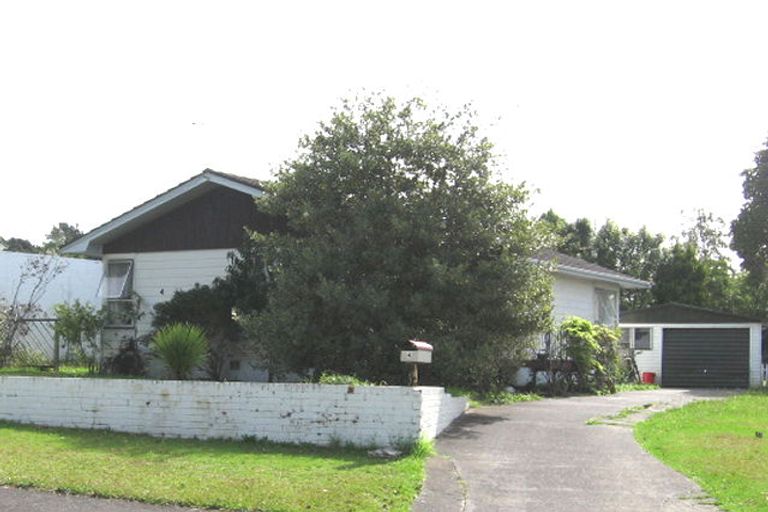 Photo of property in 4 Pipitea Place, Massey, Auckland, 0614