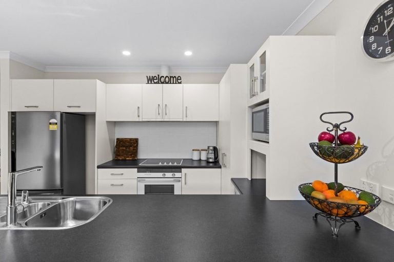 Photo of property in 12 Portland Place, Poraiti, Napier, 4112