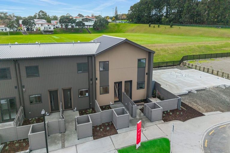 Photo of property in 19 Taiko Lane, Glenfield, 0629