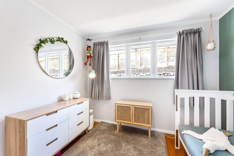 Photo of property in 82 Holborn Drive, Stokes Valley, Lower Hutt, 5019