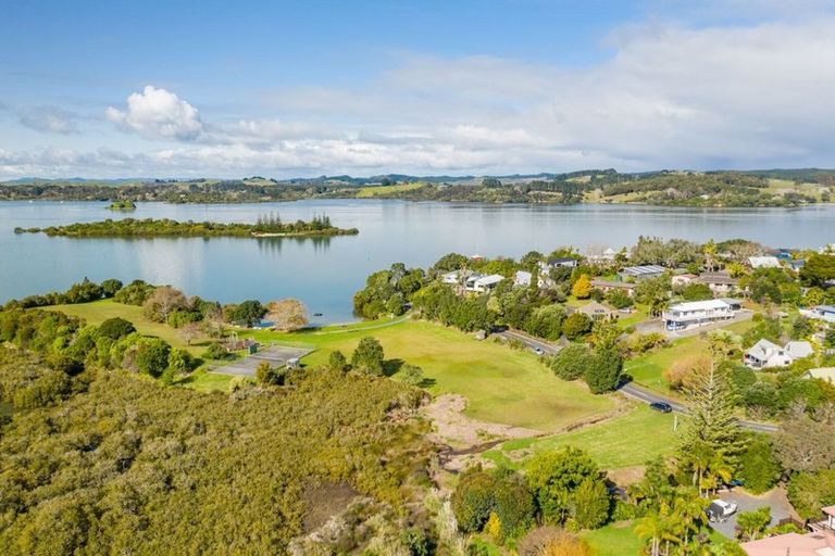 Photo of property in 85 Rangitane Loop Road, Kerikeri, 0294
