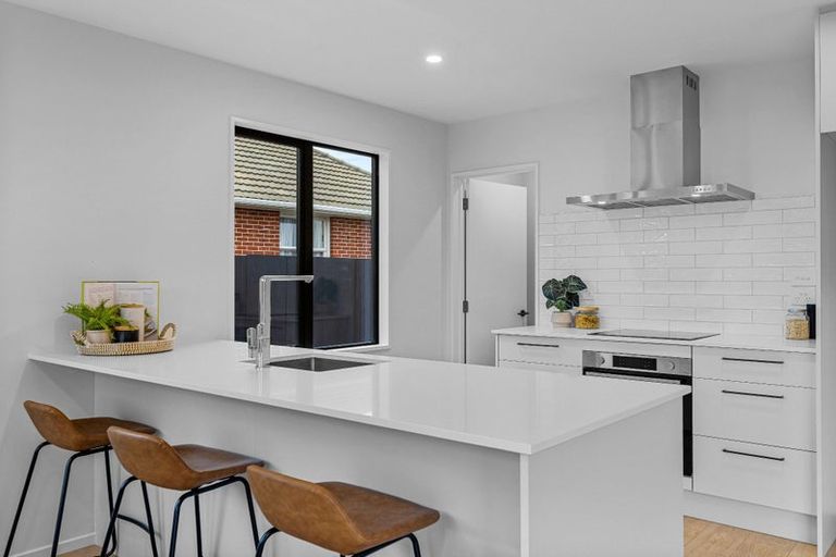 Photo of property in 10a Farquhars Road, Redwood, Christchurch, 8051