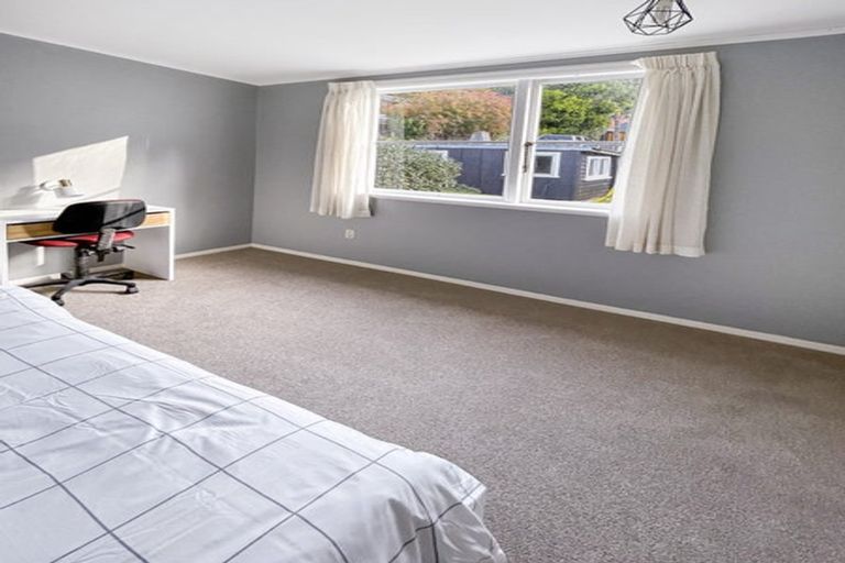 Photo of property in 73 Wyndham Road, Pinehaven, Upper Hutt, 5019