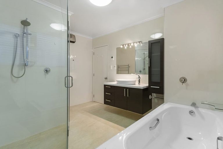 Photo of property in 9 Argo Drive, Half Moon Bay, Auckland, 2012