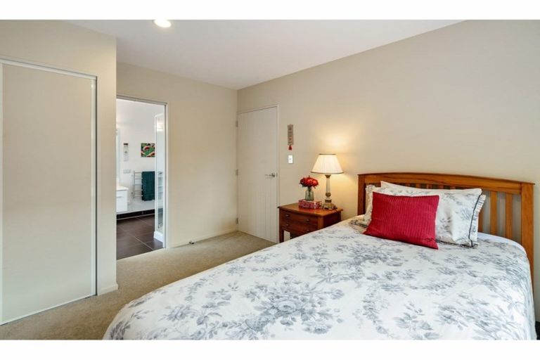 Photo of property in 10 Sovereign Gardens, Halswell, Christchurch, 8025