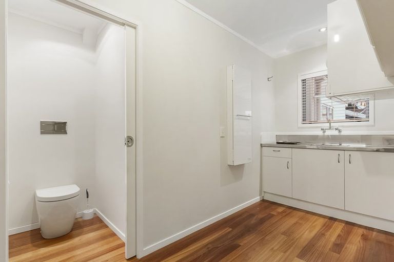 Photo of property in 9 Argo Drive, Half Moon Bay, Auckland, 2012