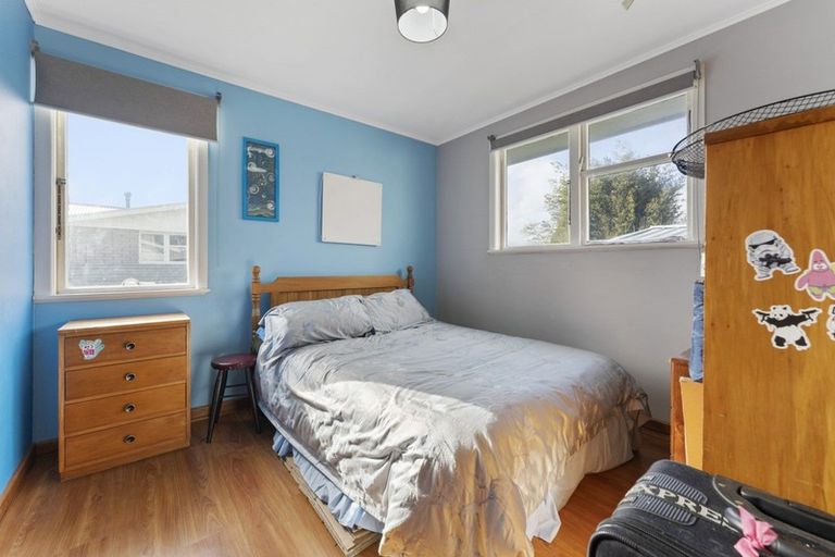 Photo of property in 19 Charwell Place, Highbury, Palmerston North, 4412