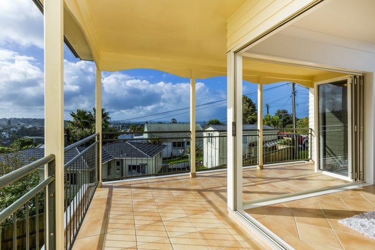 Photo of property in 121 Browns Bay Road, Browns Bay, Auckland, 0630