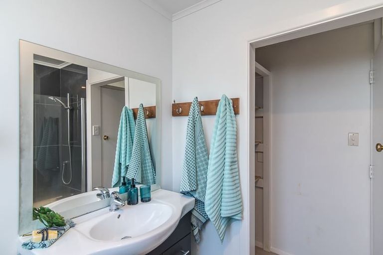 Photo of property in 4 Gavin Road, Raumati Beach, Paraparaumu, 5032