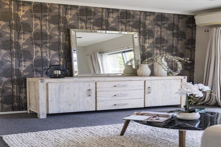 Photo of property in 22 Gala Place, Henderson, Auckland, 0612