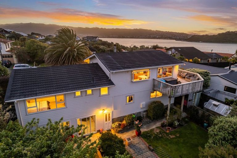 Photo of property in 6 Langwell Place, Papakowhai, Porirua, 5024