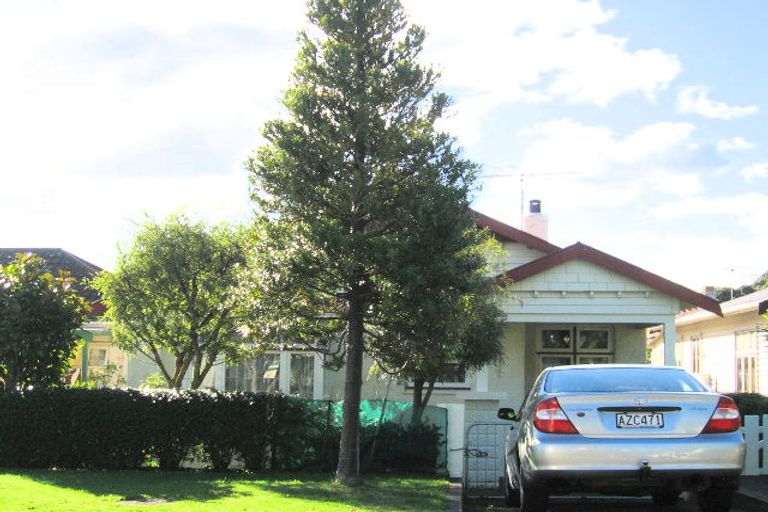 Photo of property in 24 Kauri Street, Eastbourne, Lower Hutt, 5013