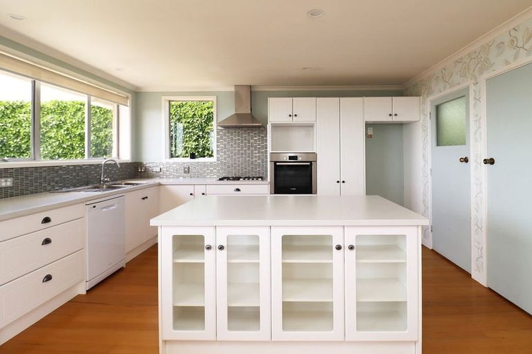 Photo of property in 16 Ure Street, South Hill, Oamaru, 9400