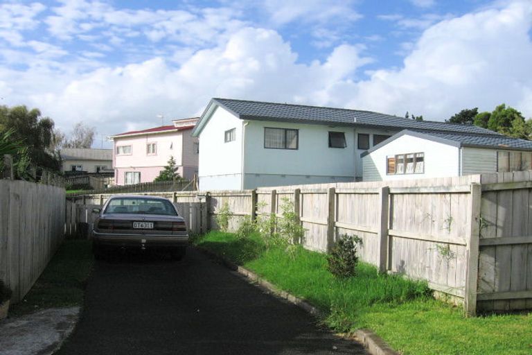 Photo of property in 71 Kamara Road, Glen Eden, Auckland, 0602