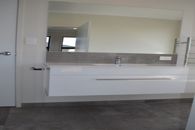 Photo of property in 4 Toi Place, Papamoa, 3118