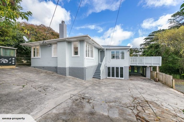Photo of property in 5 Henderson Valley Road, Henderson, Auckland, 0612