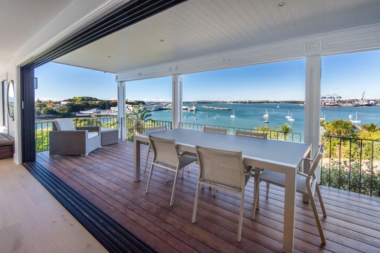 Photo of property in 31a Stanley Point Road, Stanley Point, Auckland, 0624