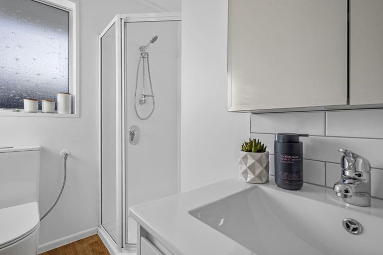 Photo of property in 4c Owens Terrace, Upper Riccarton, Christchurch, 8041