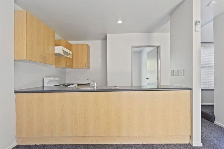 Photo of property in 2/3 Grove Road, Addington, Christchurch, 8024